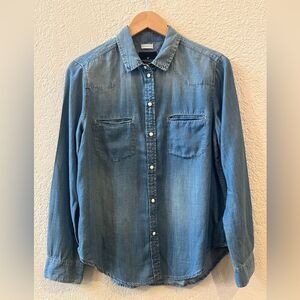 American Eagle Outfitters Boyfriend Fit Pearl Snap Shirt Sz Medium Chambray